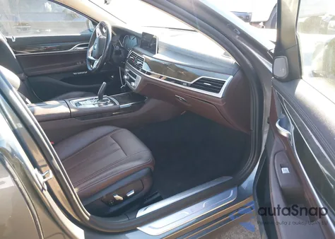 2018 BMW 740I из США, поврежденный, VIN WBA7E2C54JG742961